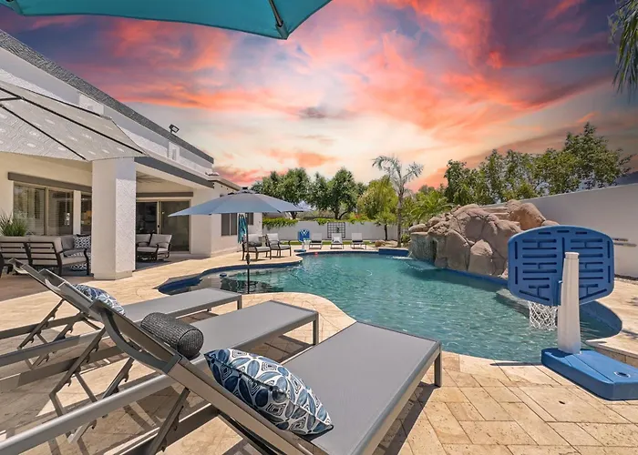 Holiday home 3 King Sleeps 12 Heated Pool Waterslide Paradise