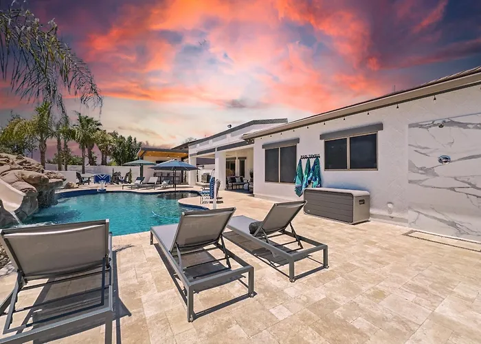 3 King Sleeps 12 Heated Pool Waterslide Paradise Holiday home