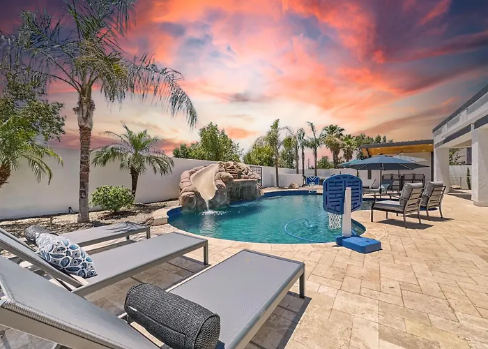 Holiday home 3 King Sleeps 12 Heated Pool Waterslide Paradise *